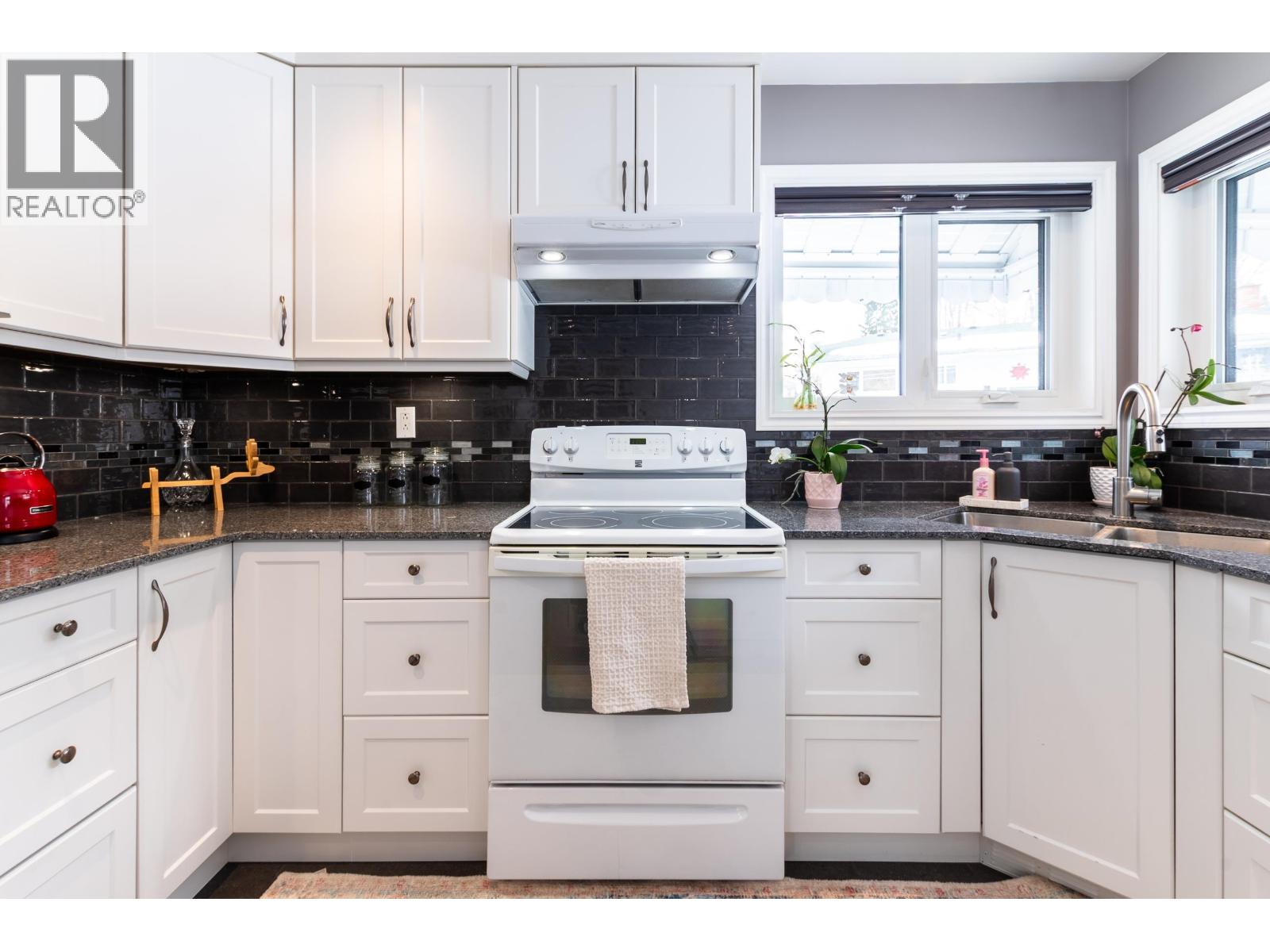 4549 DELTA PLACE - Image 3