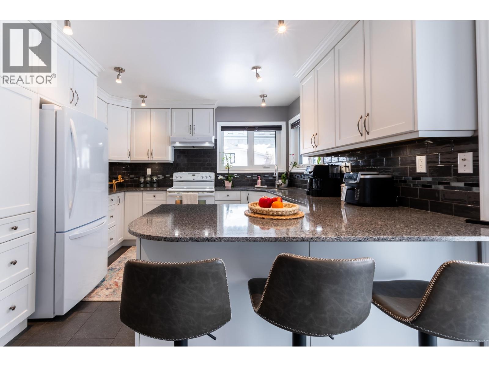 4549 DELTA PLACE - 7