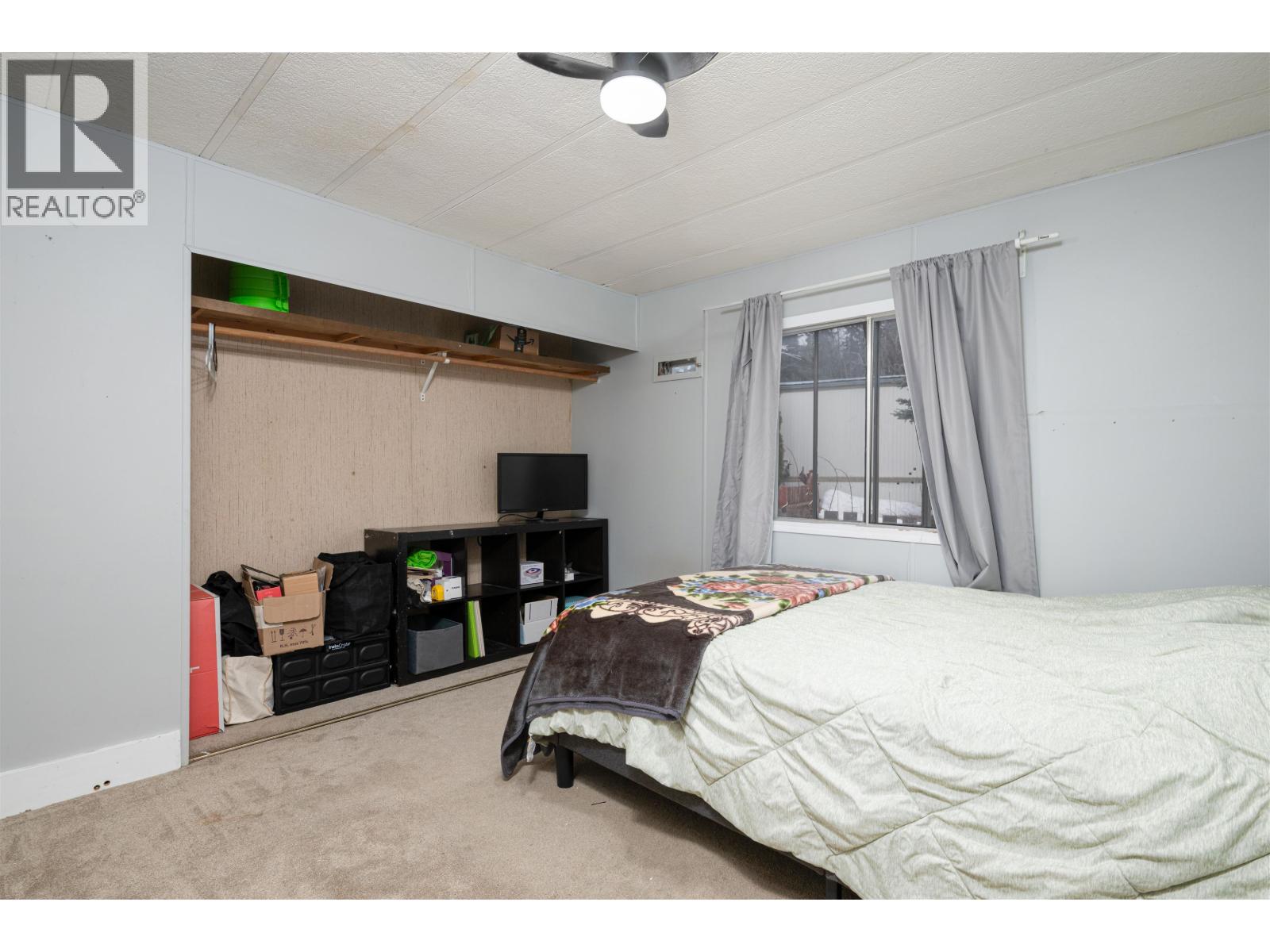 3952 DIAMOND DRIVE - 16