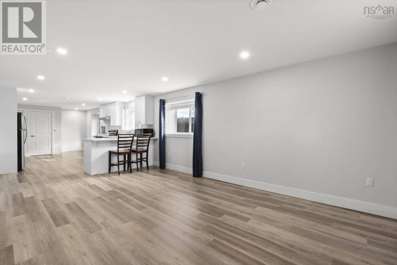 15/59 JOHN MURRAY DRIVE - 17