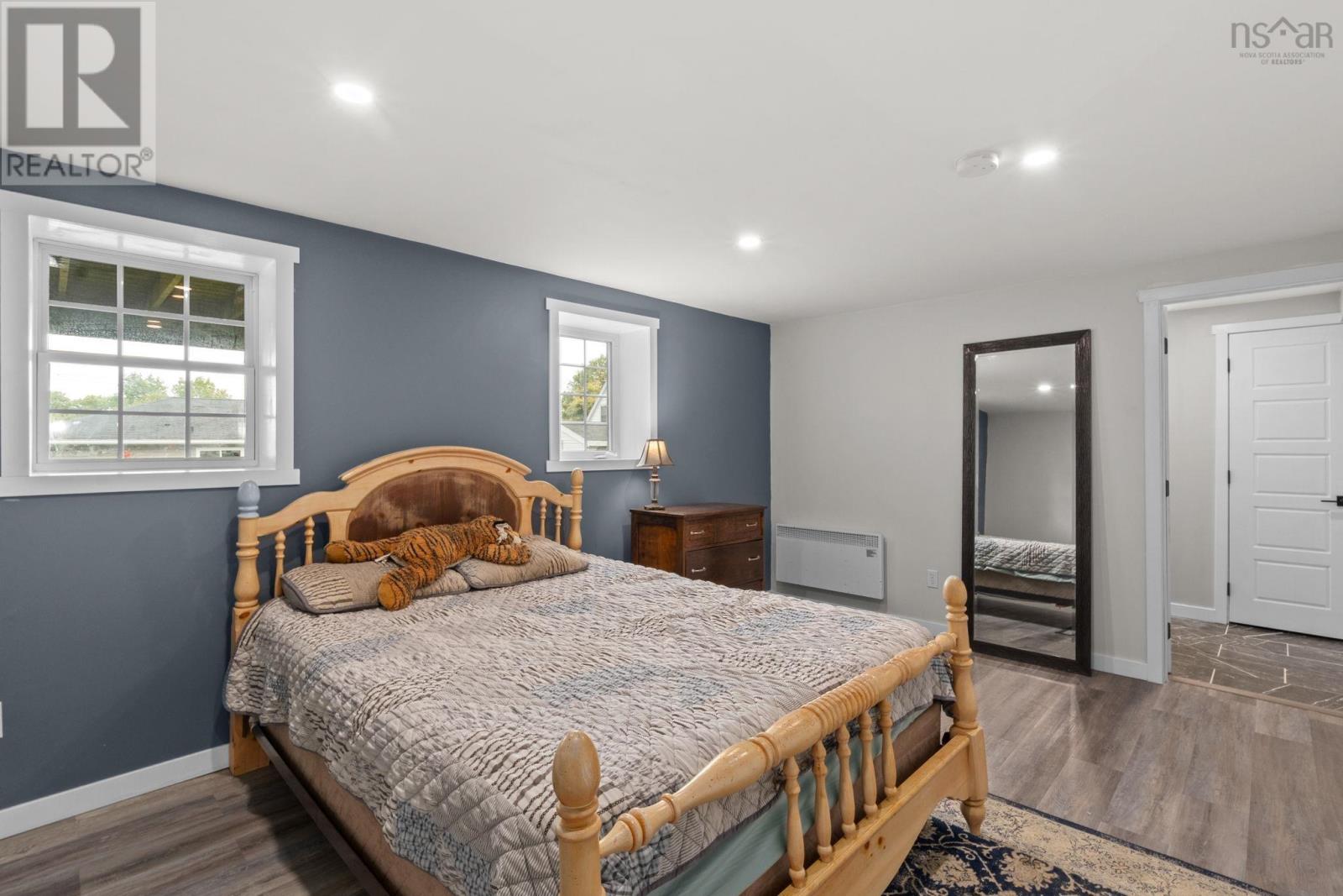 Property 17 of 48 of 28 Forest Hill Road