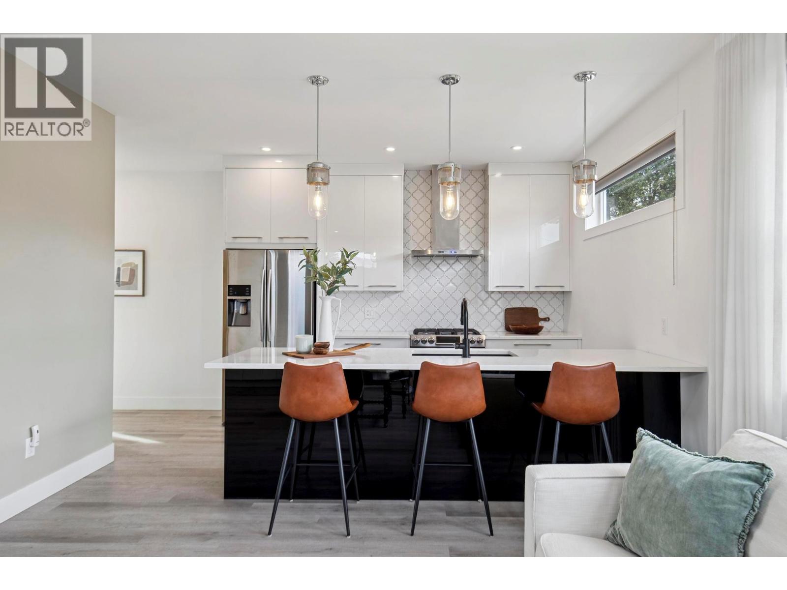 966 Fuller Avenue, Kelowna