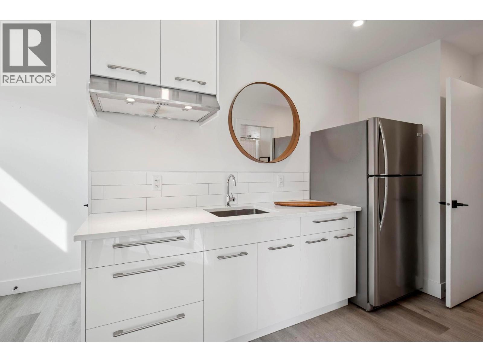 966 Fuller Avenue, Kelowna