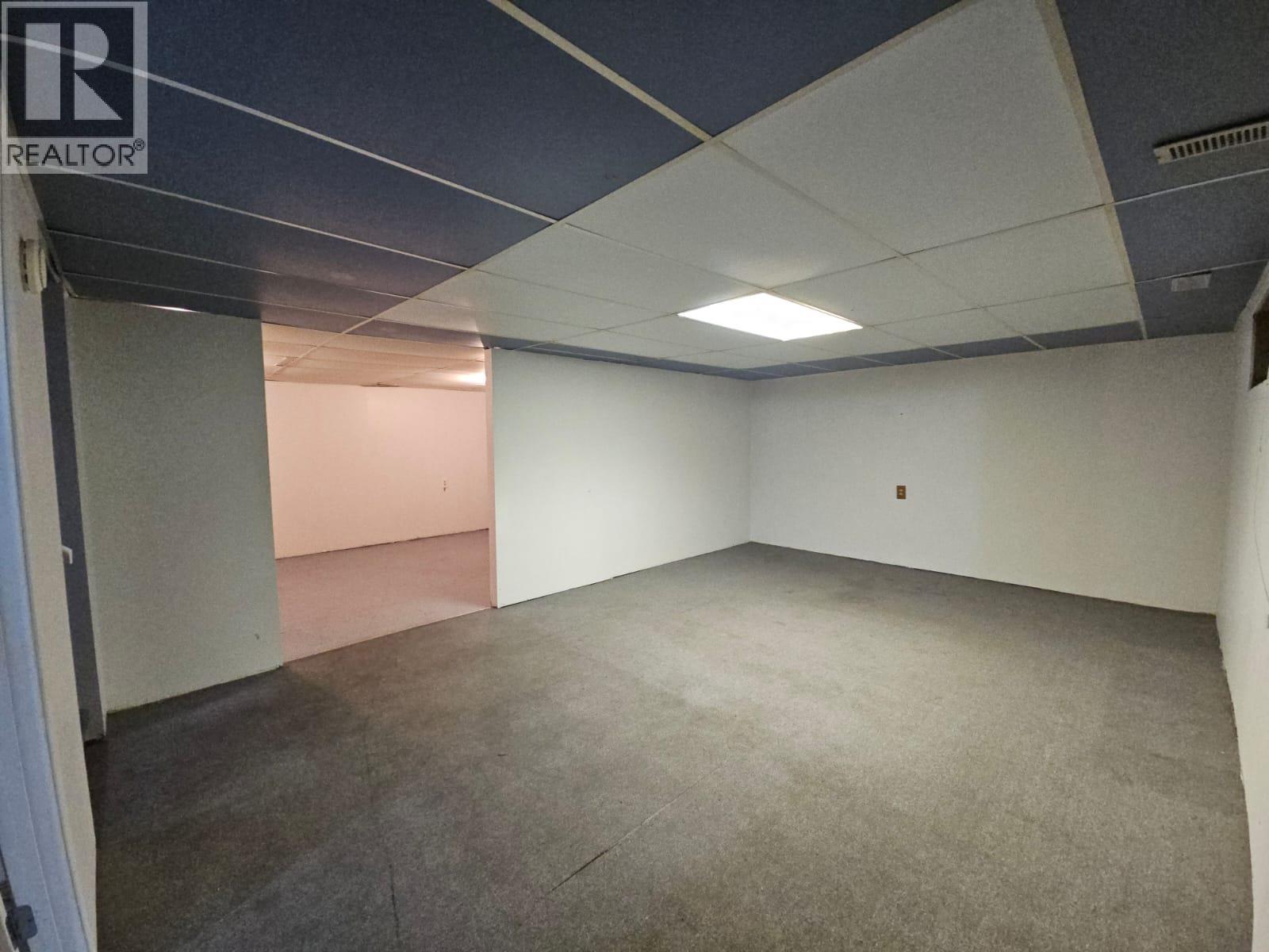4801 52 Avenue SW - 40