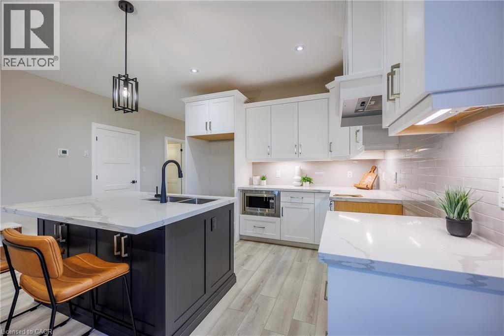 373 ARGYLE AVENUE - 7