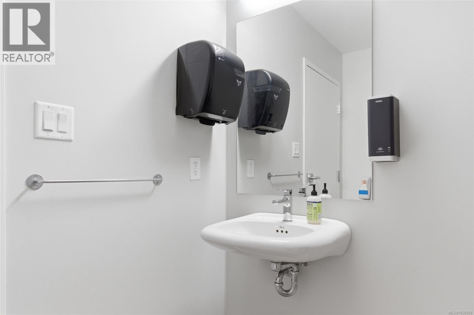 109 2785 Leigh Rd, Langford