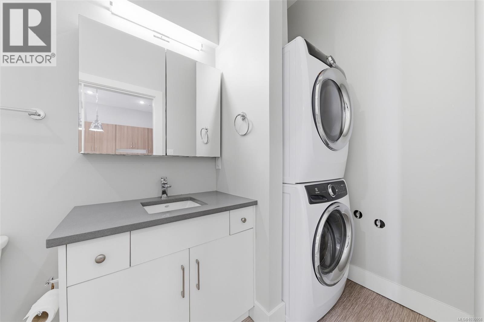 109 2785 Leigh Rd, Langford