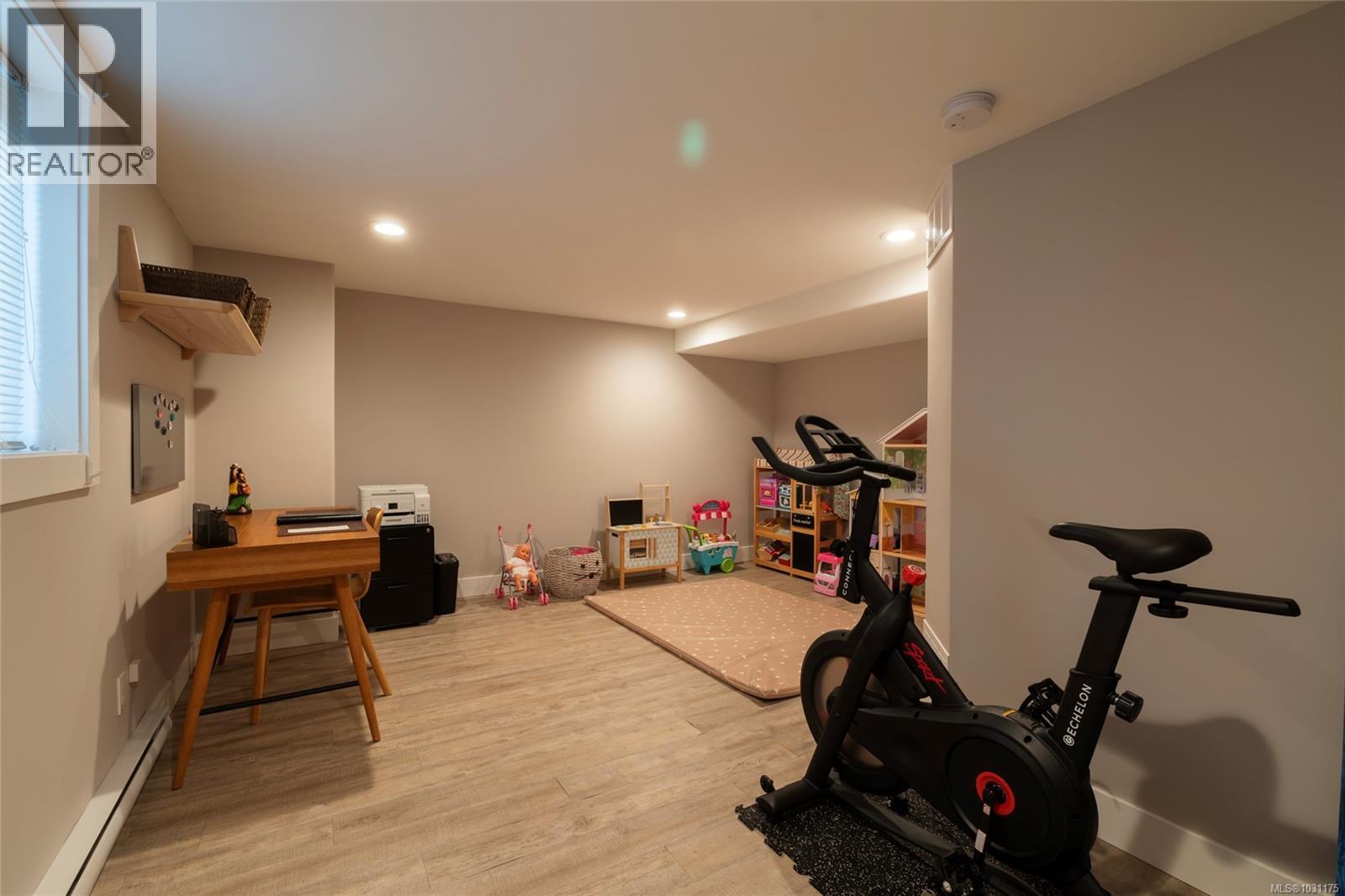 2275 ALLENBY ST - 26