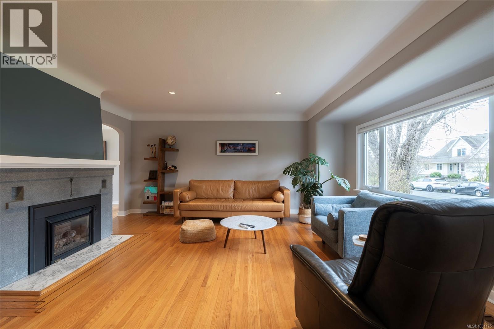 2275 ALLENBY ST - 13