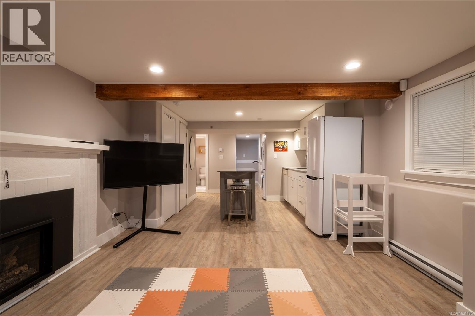 2275 ALLENBY ST - 22