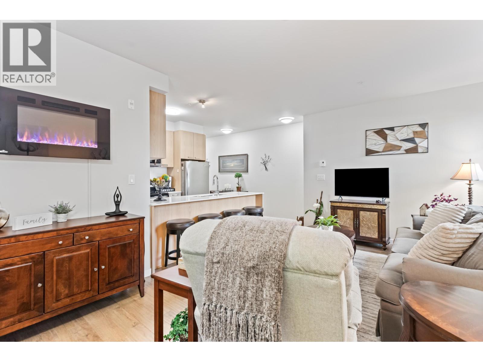 108 20331 DEWDNEY TRUNK ROAD, Maple Ridge