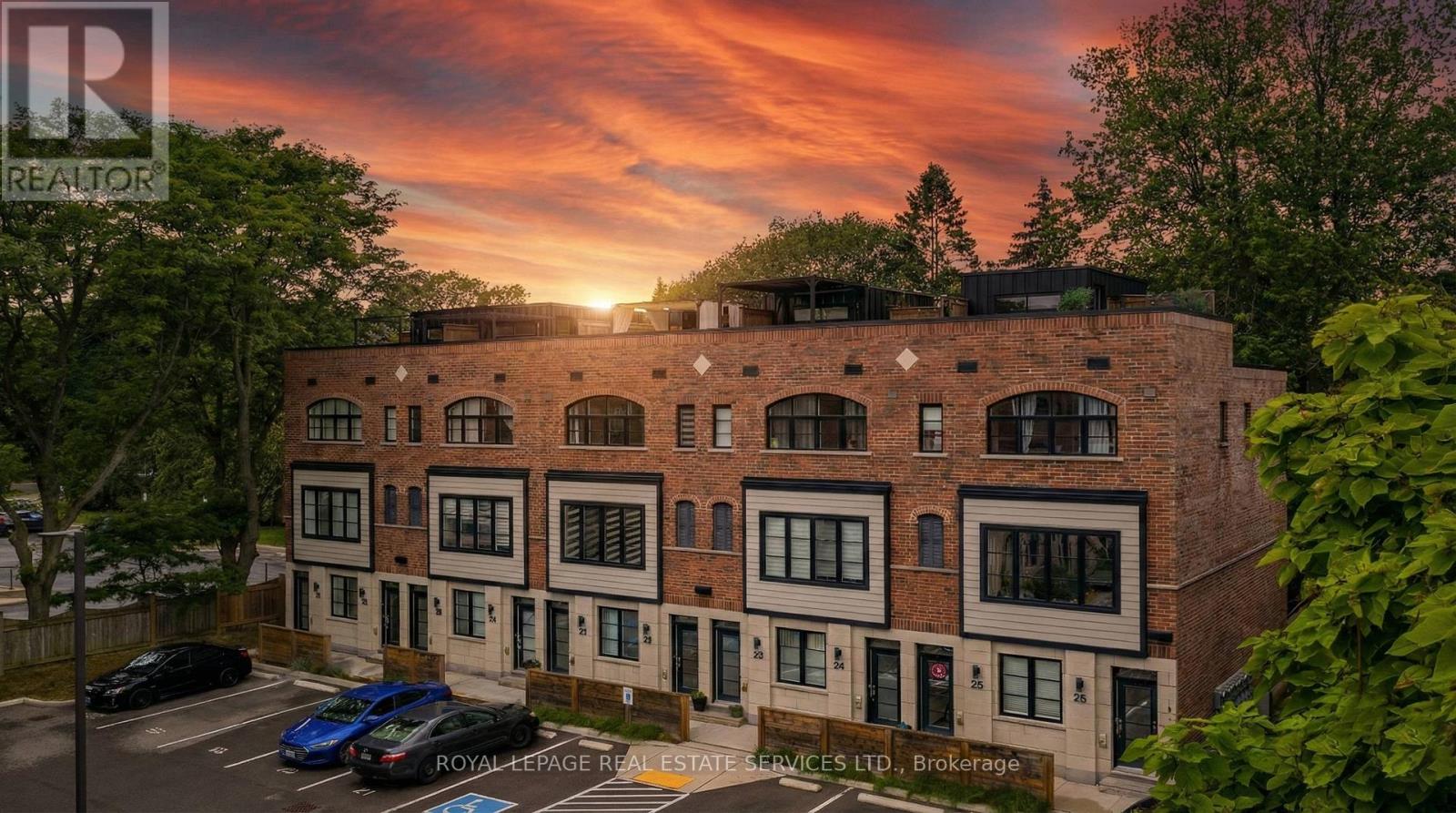 22 - 405 PLAINS ROAD E