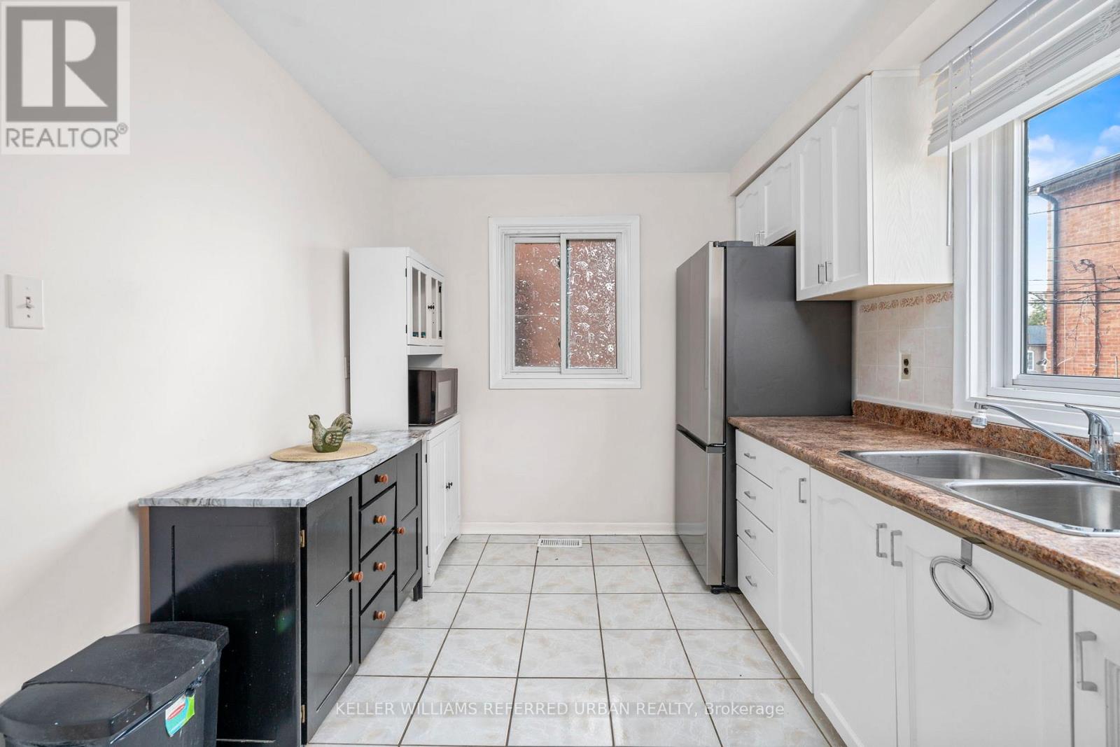 328 WESTON ROAD - 11
