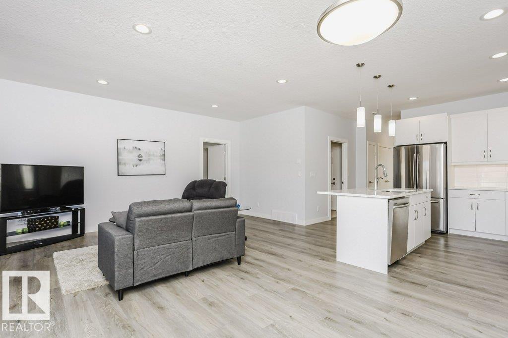 #33 4517 190A ST NW, Edmonton