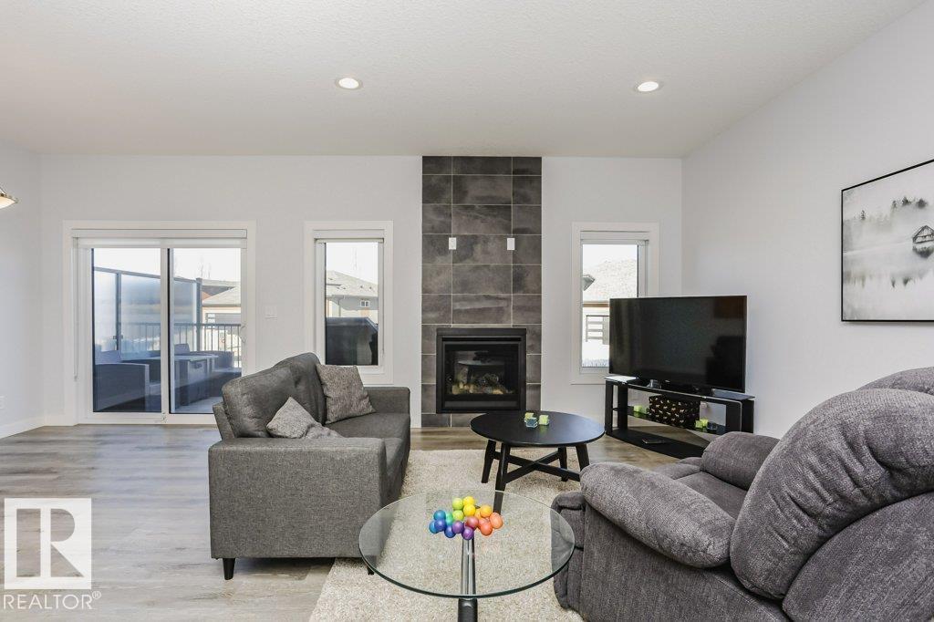 #33 4517 190A ST NW, Edmonton