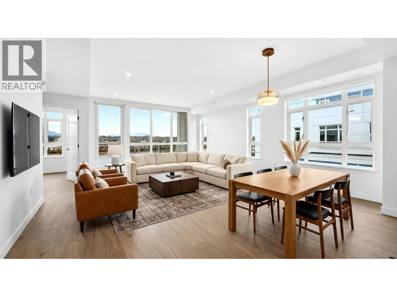 76 10333 RIVER DRIVE, Richmond