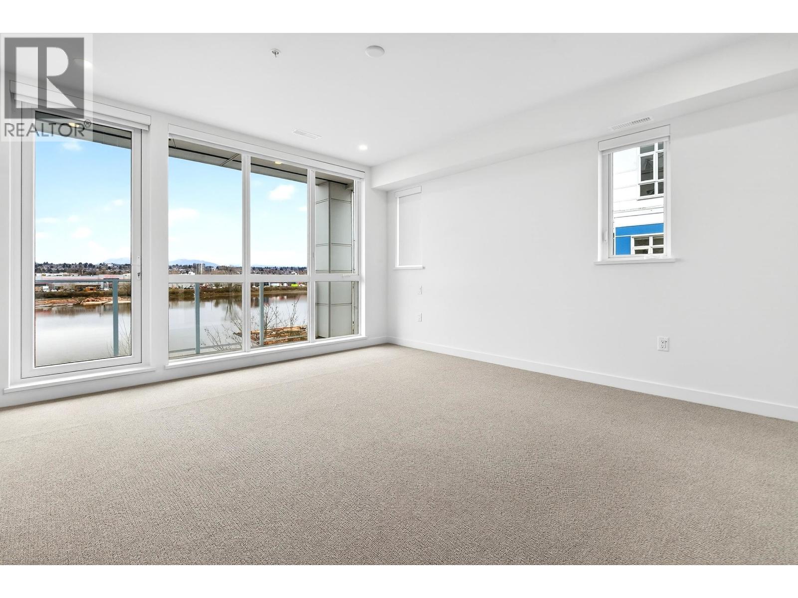 76 10333 RIVER DRIVE, Richmond