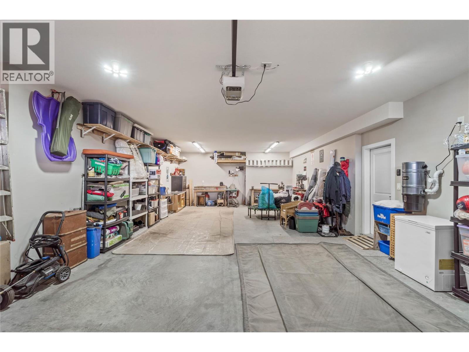 #27 2171 VAN HORNE Drive - 18