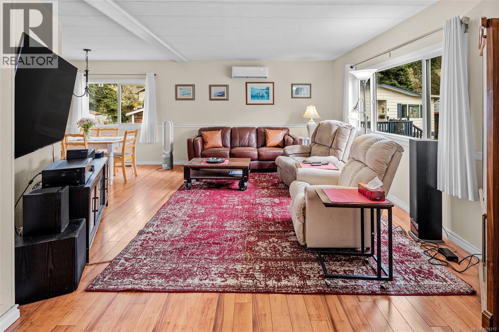 #3 2607 Selwyn Rd - 7