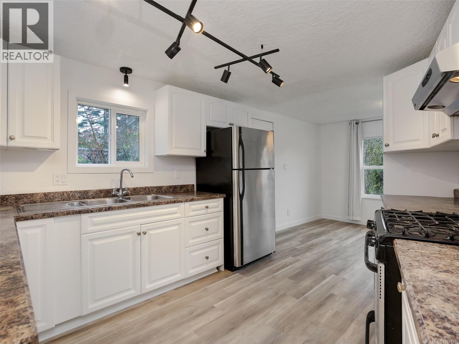 39 2587 Selwyn Rd, Langford