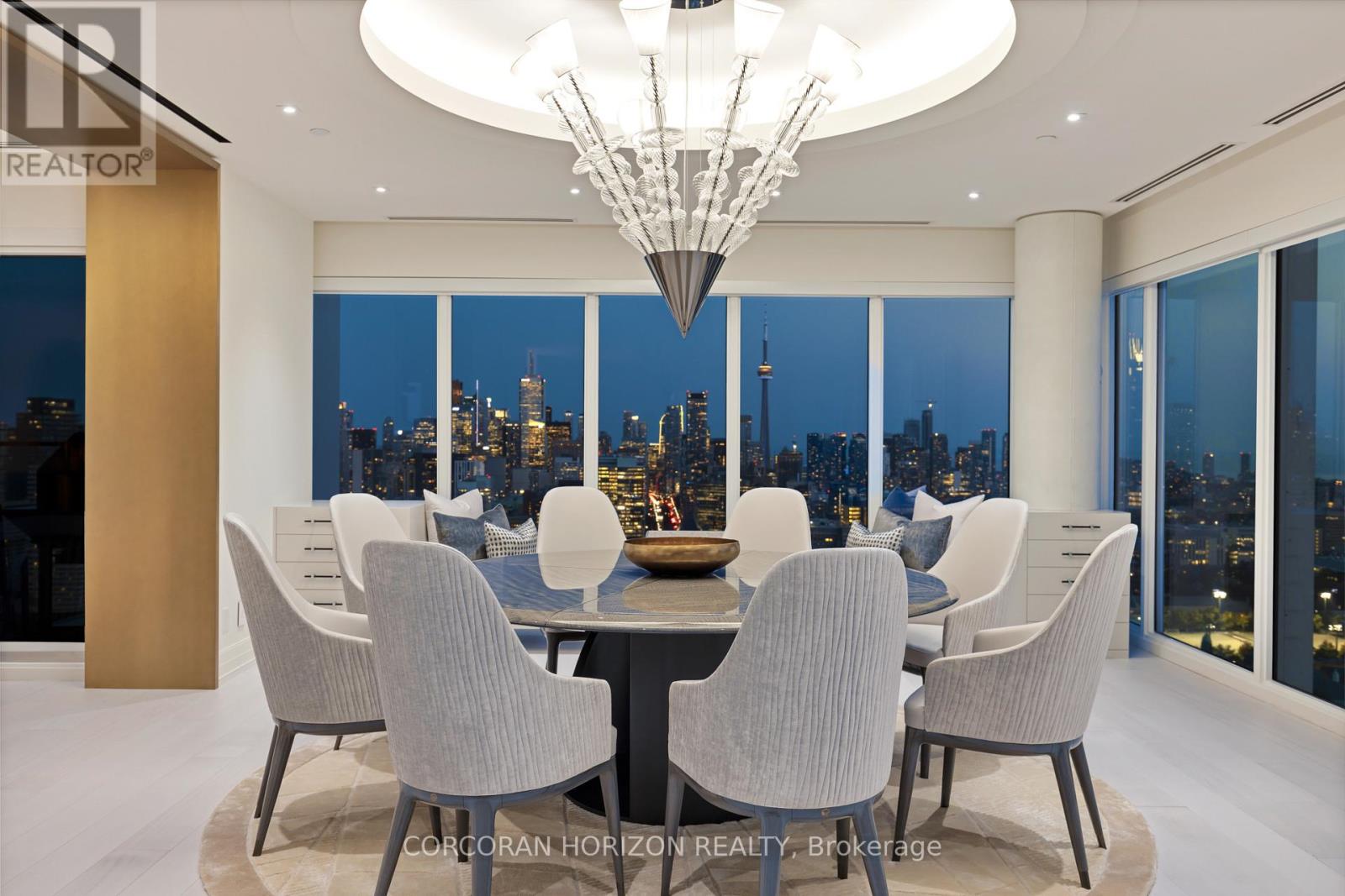 Listing photo of 3802 - 200 CUMBERLAND STREET