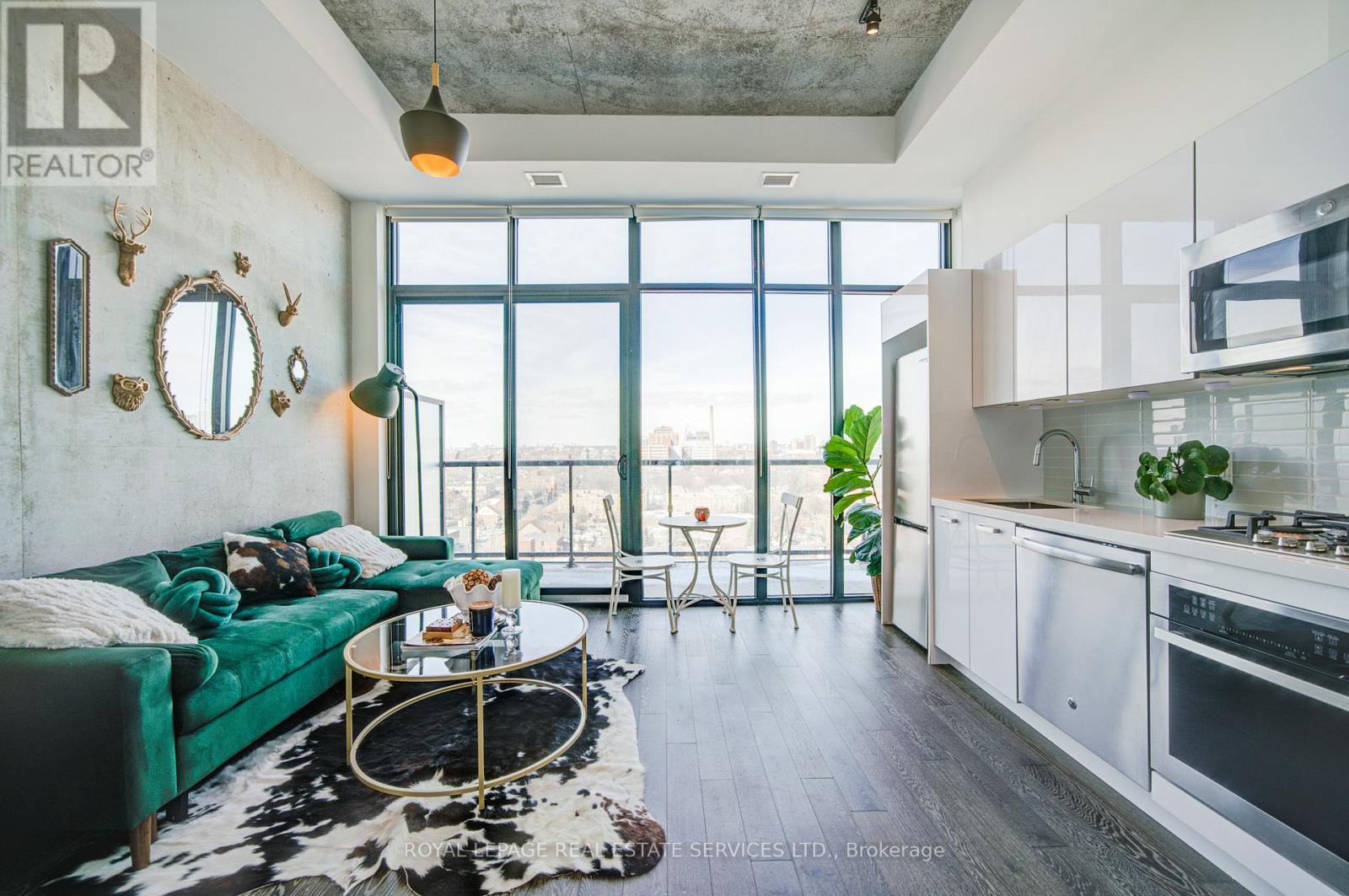 1311 - 608 RICHMOND STREET W