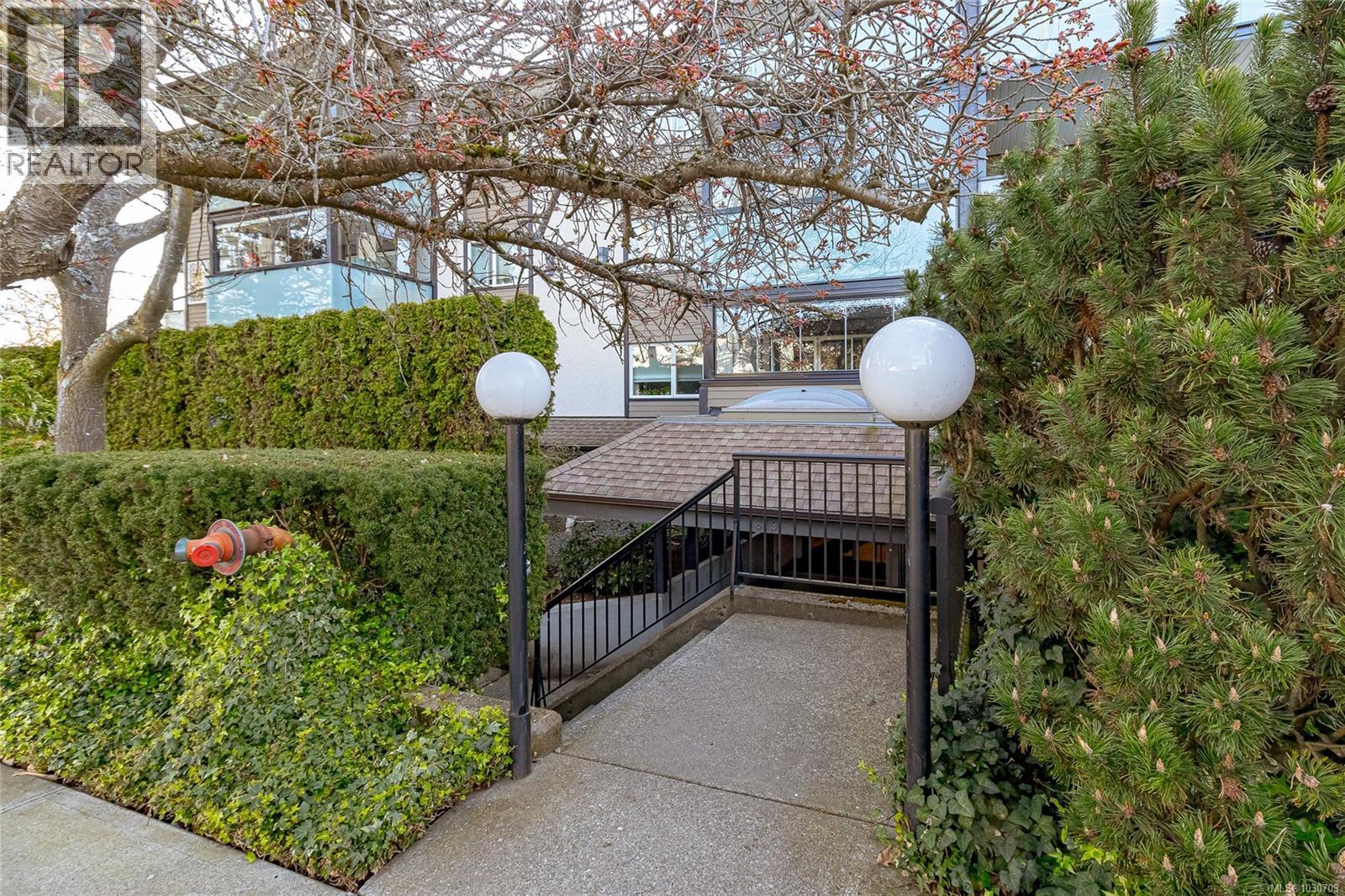 106 1619 Morrison Street, Victoria