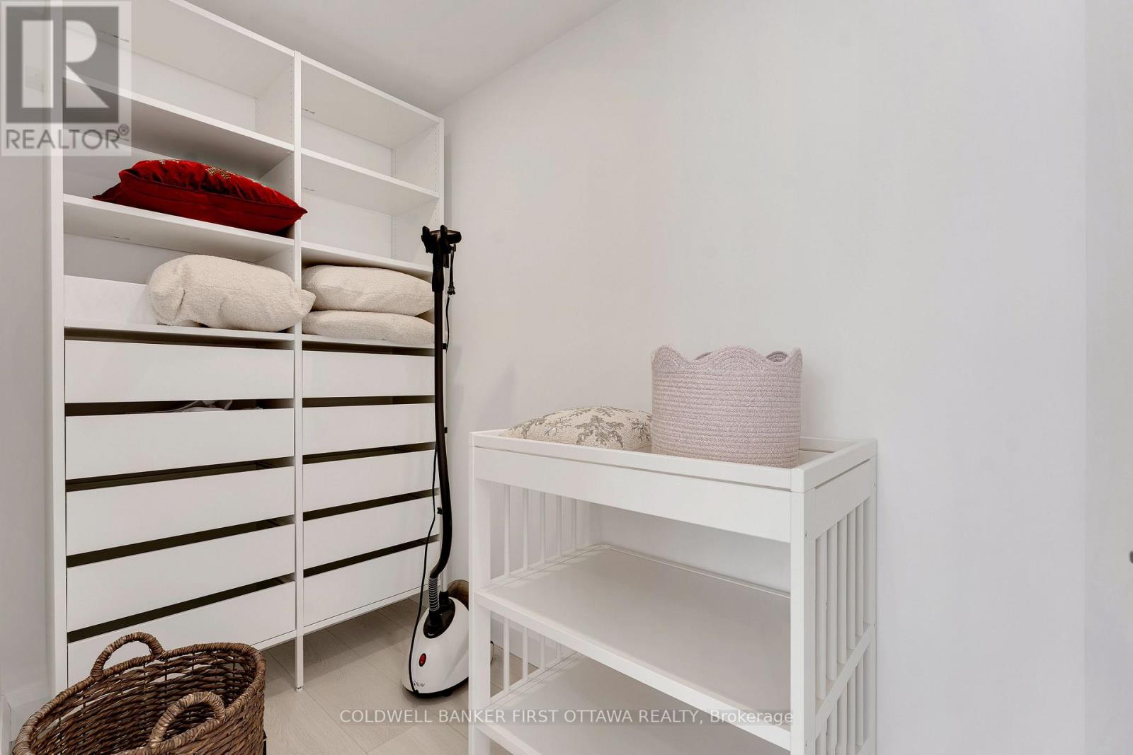 One of the lower level bedroom has walk-in closet