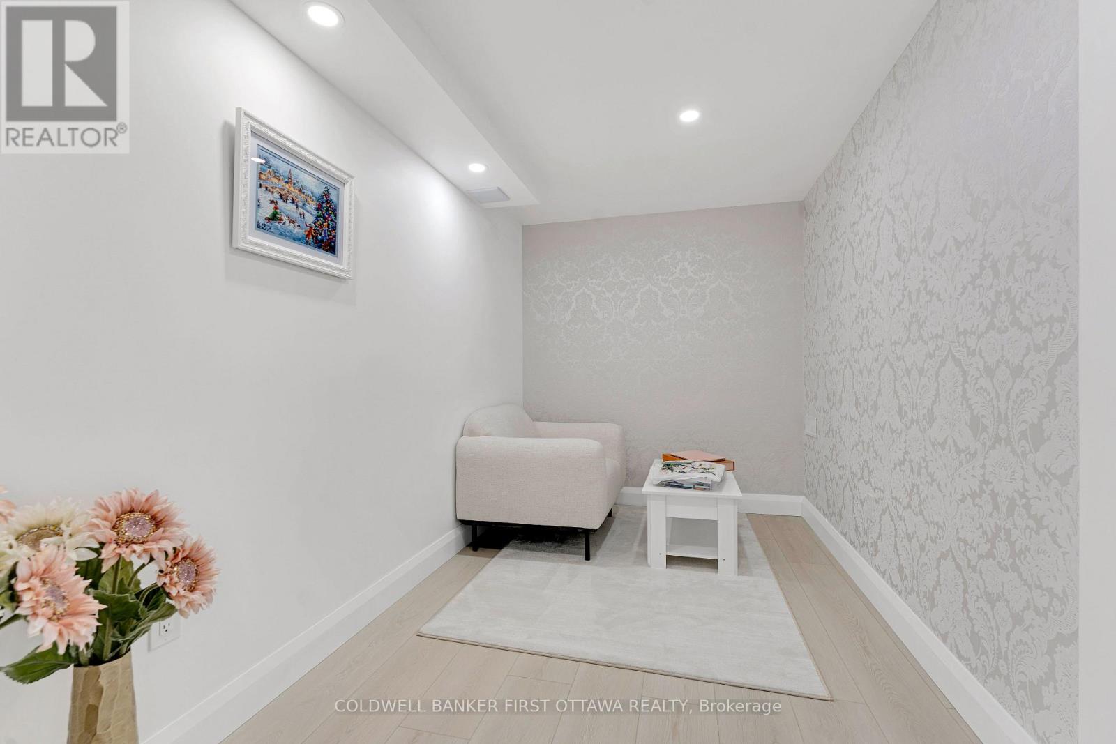 Den or flex space