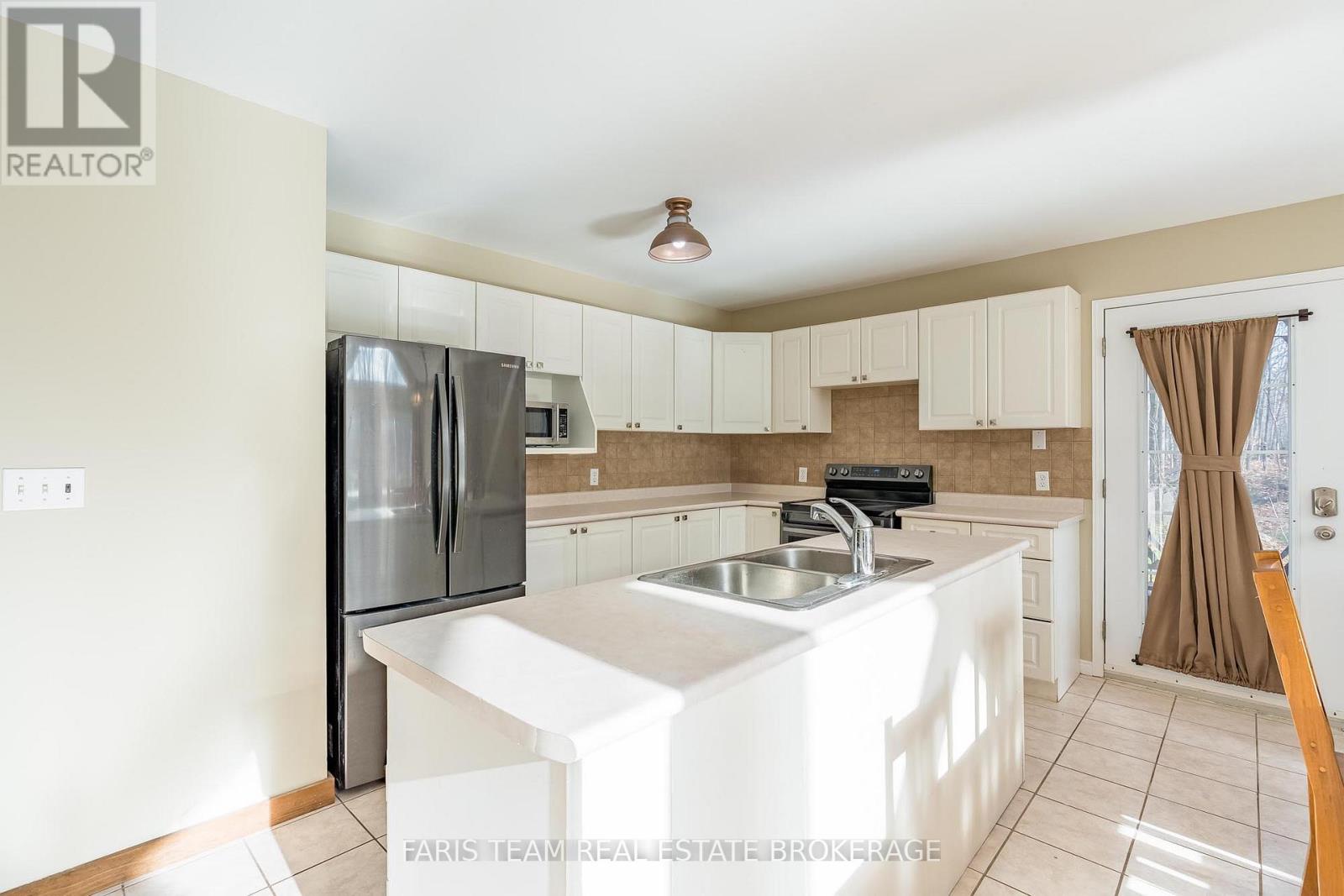 7516 ISLAND CRESCENT - 6