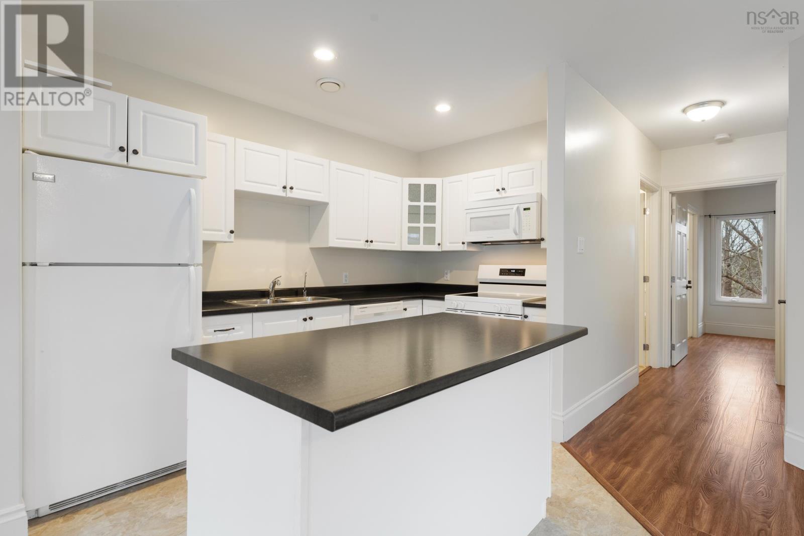 Property 36 of 39 of 4821 Highway 1