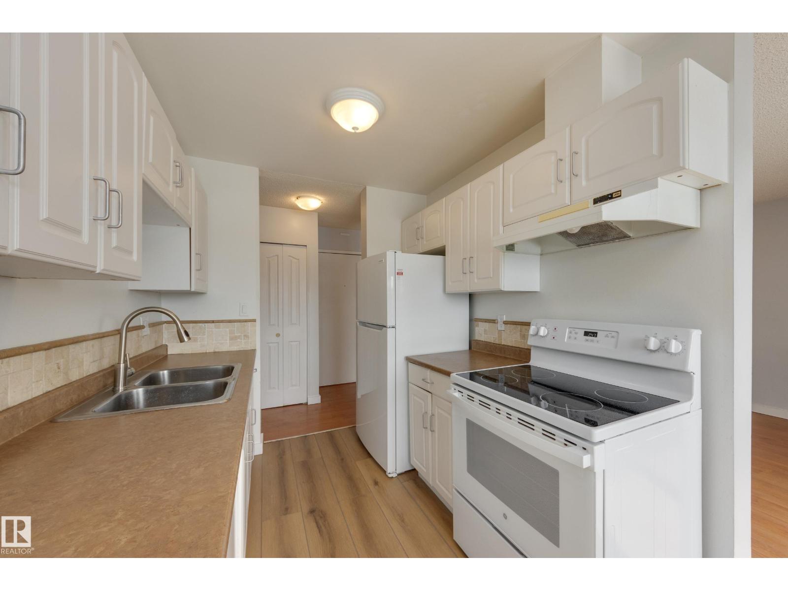 #46 11265 31 AV NW, Edmonton