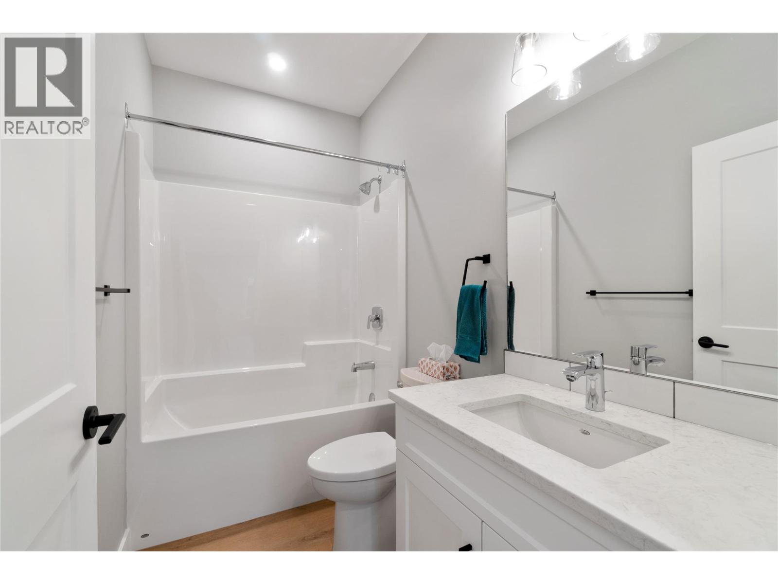 #14 1330 10 Street SW - 18