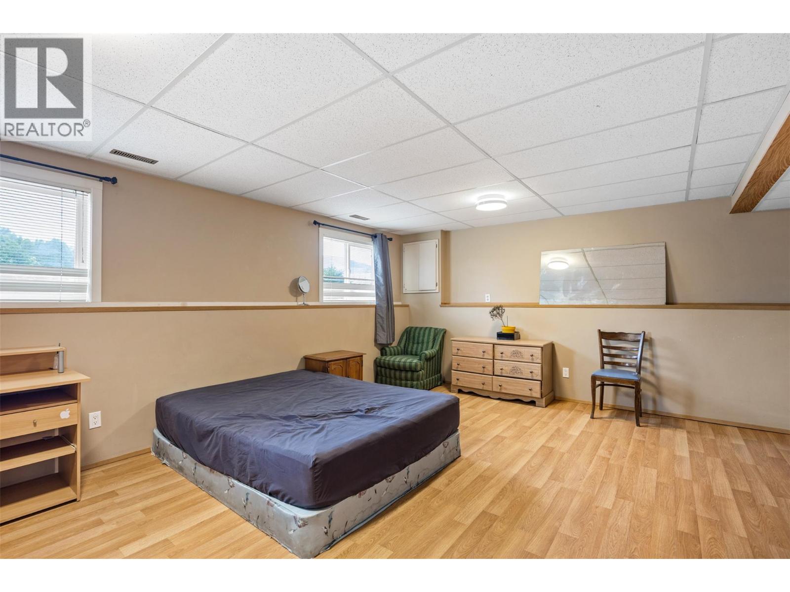 2203 BOSSERT AVENUE - 28