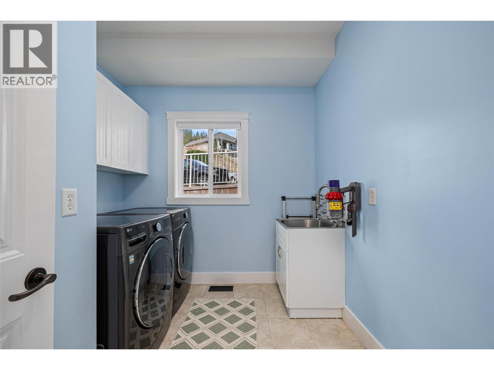  2584 Lucinde Road, West Kelowna