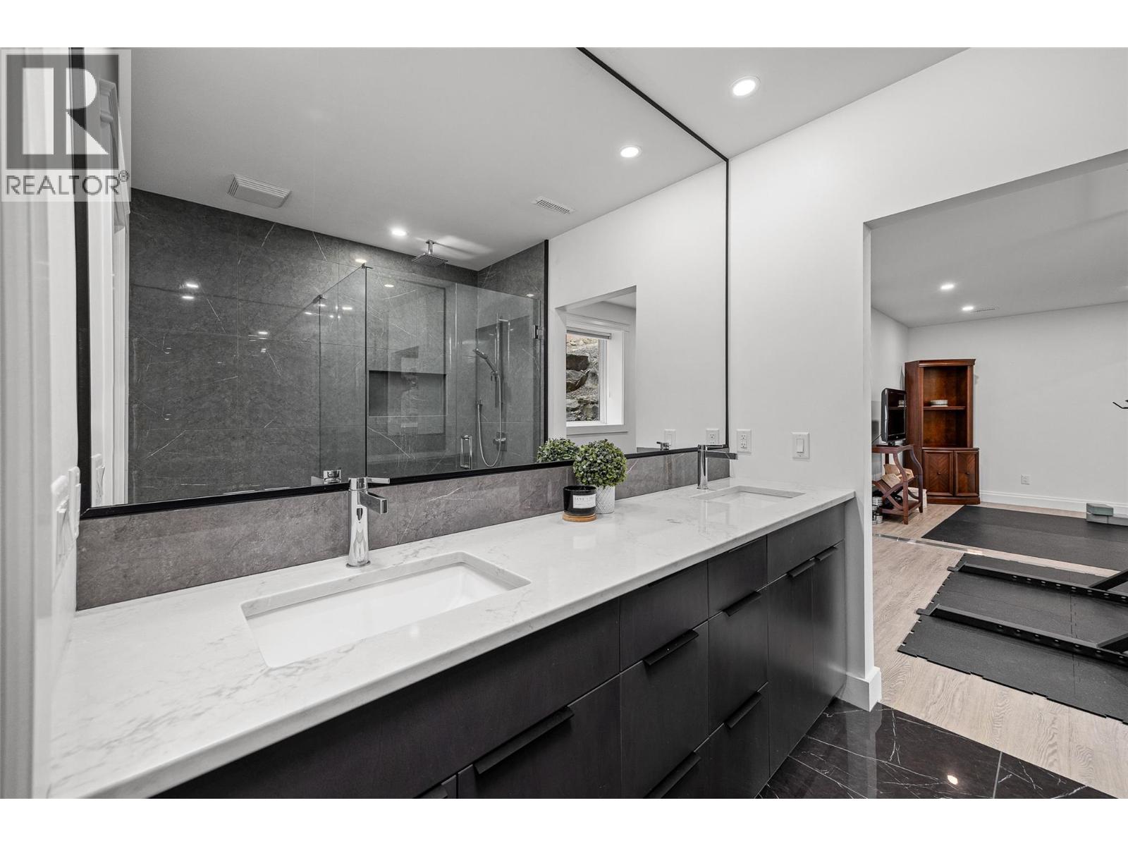  2584 Lucinde Road, West Kelowna