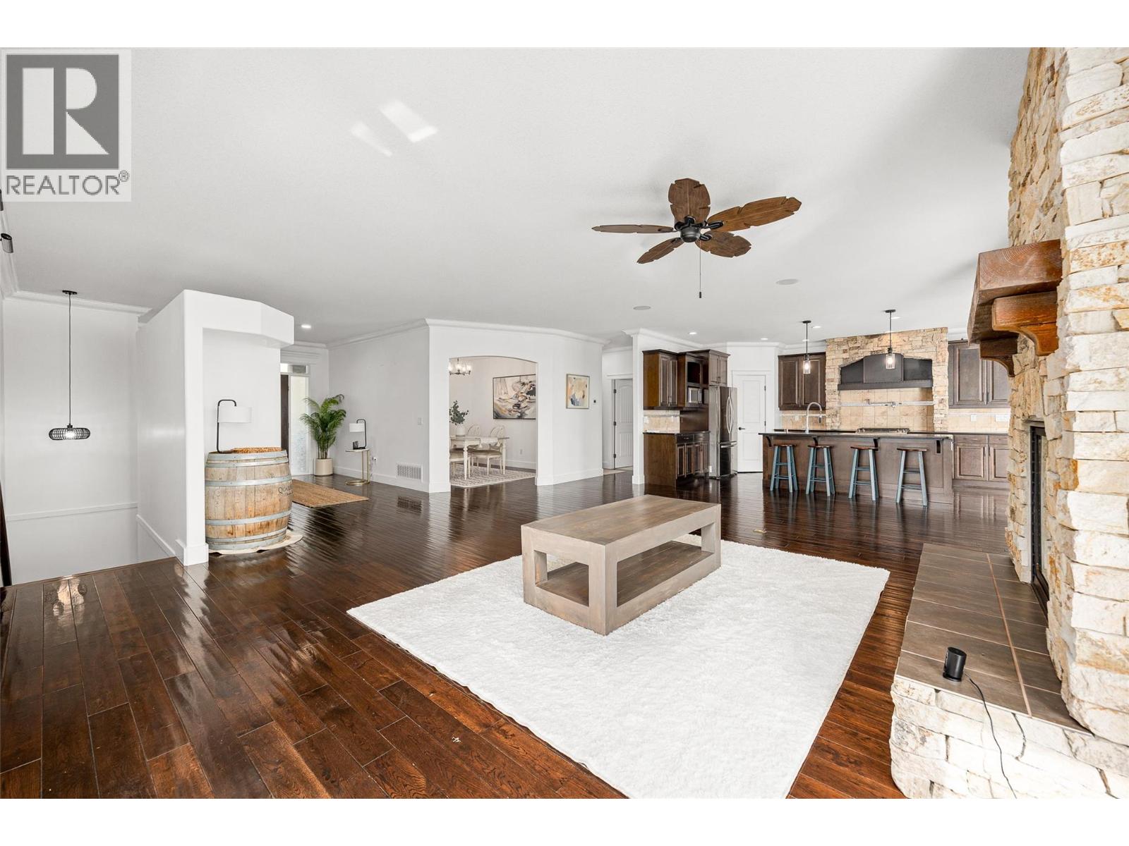  2584 Lucinde Road, West Kelowna