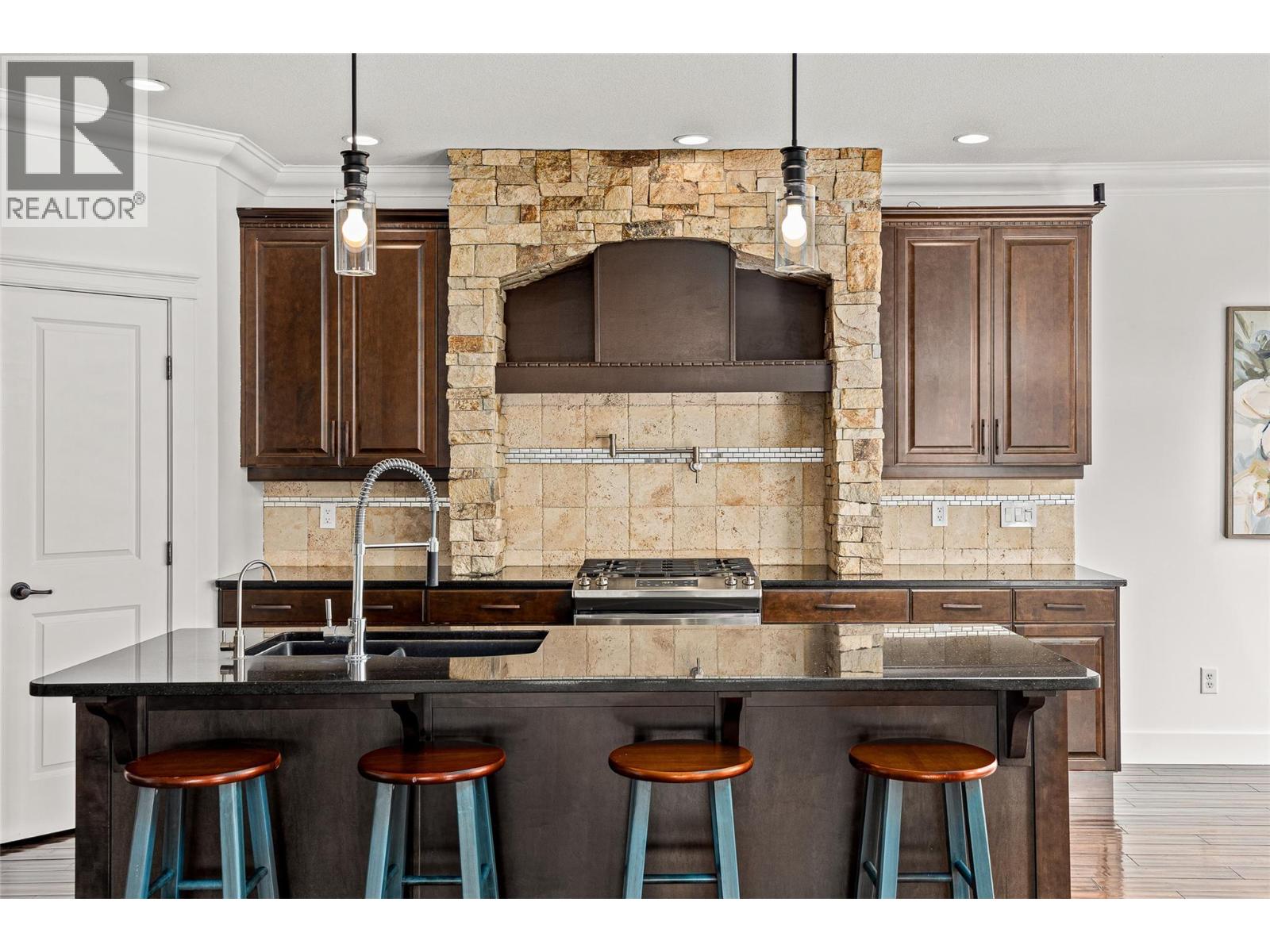  2584 Lucinde Road, West Kelowna