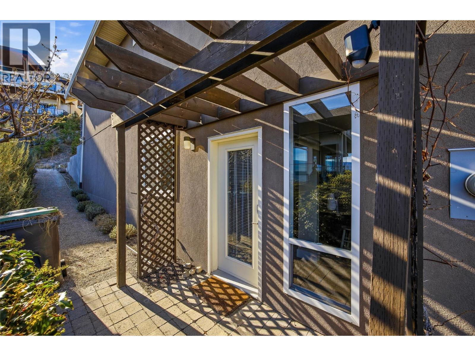  2584 Lucinde Road, West Kelowna