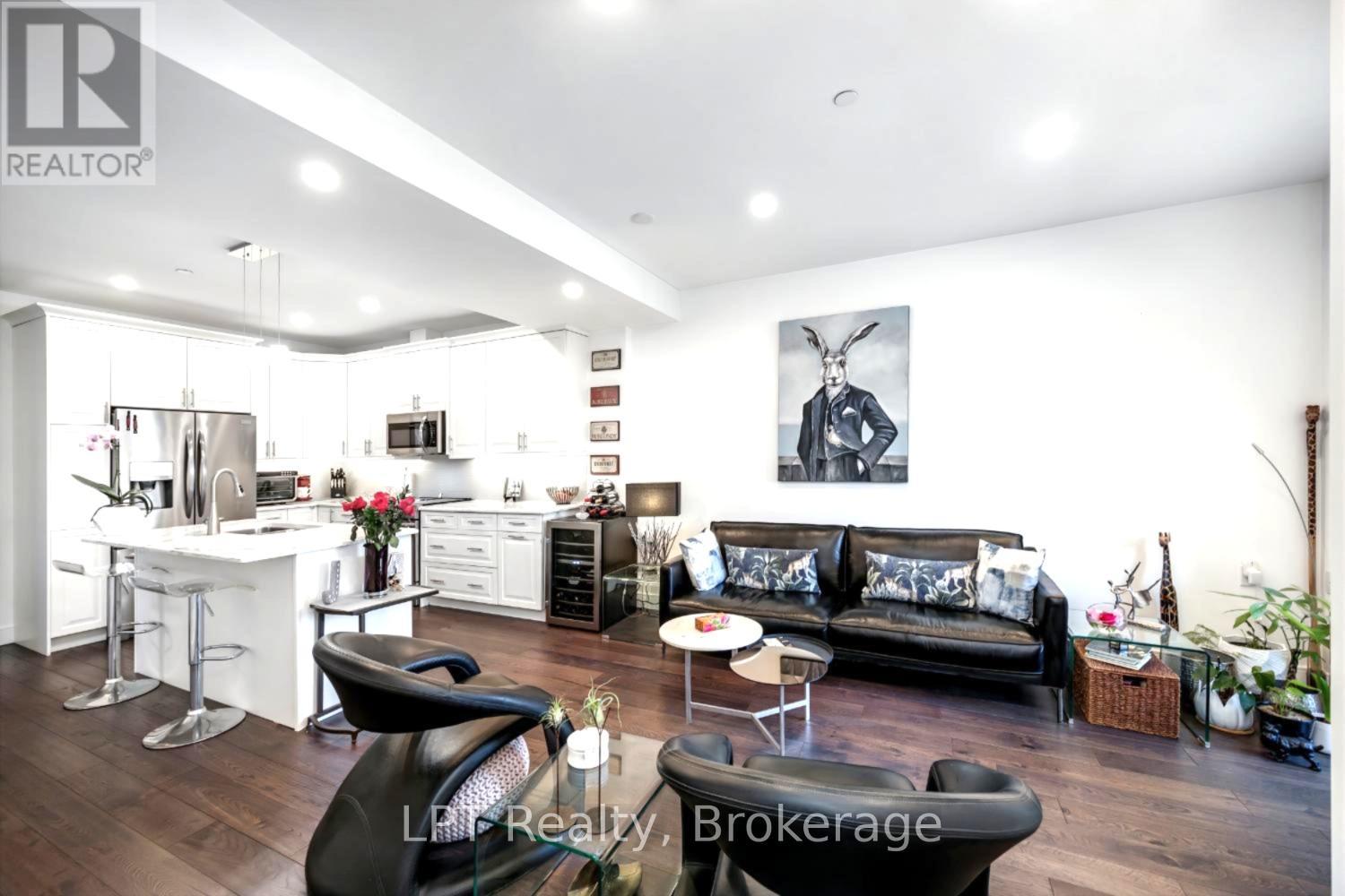 209 - 135 ORR STREET