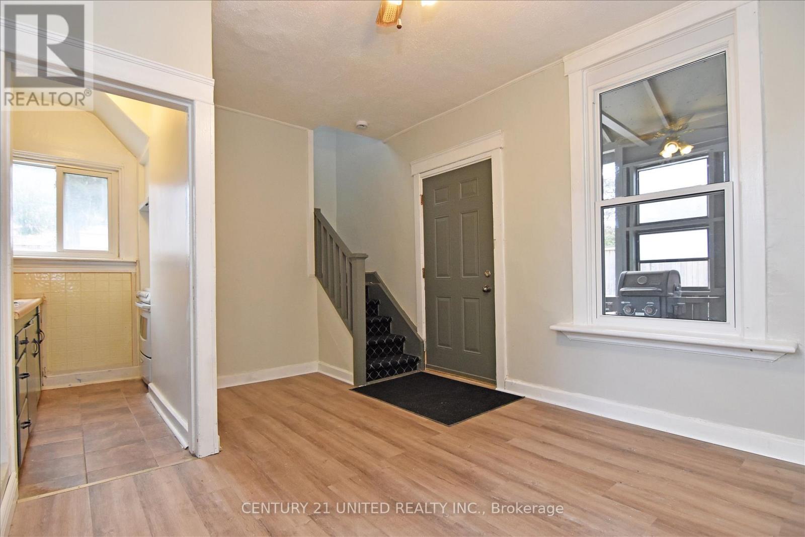 550 AYLMER STREET N - 22