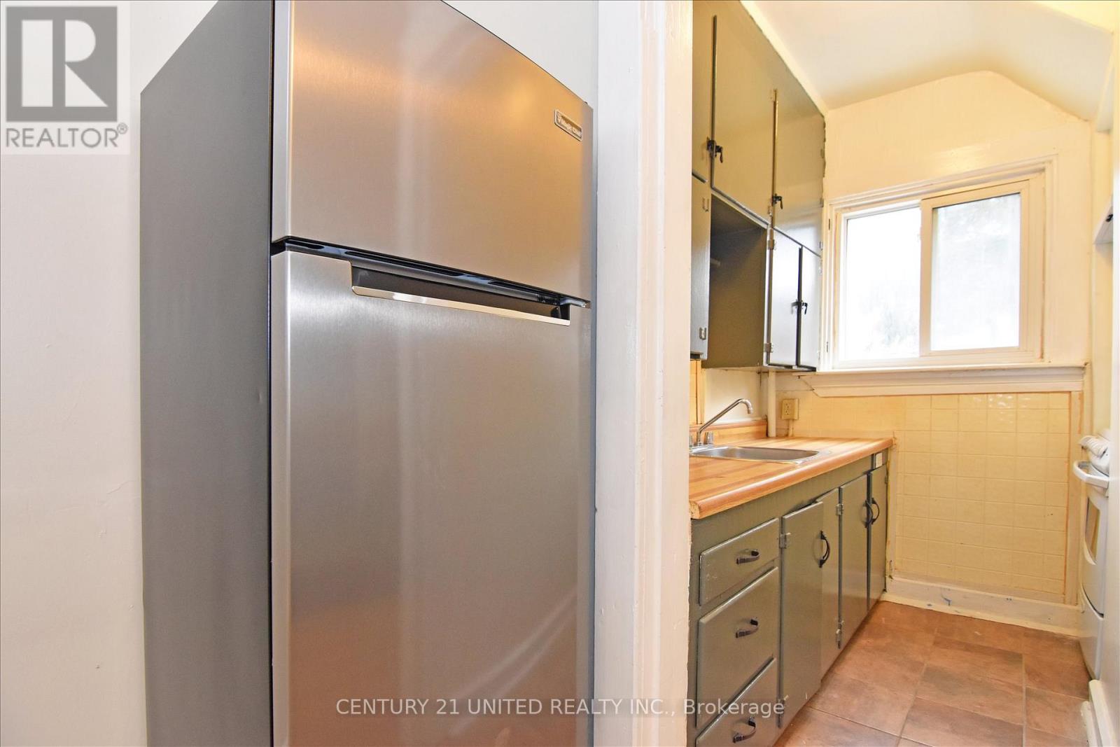 550 AYLMER STREET N - 23
