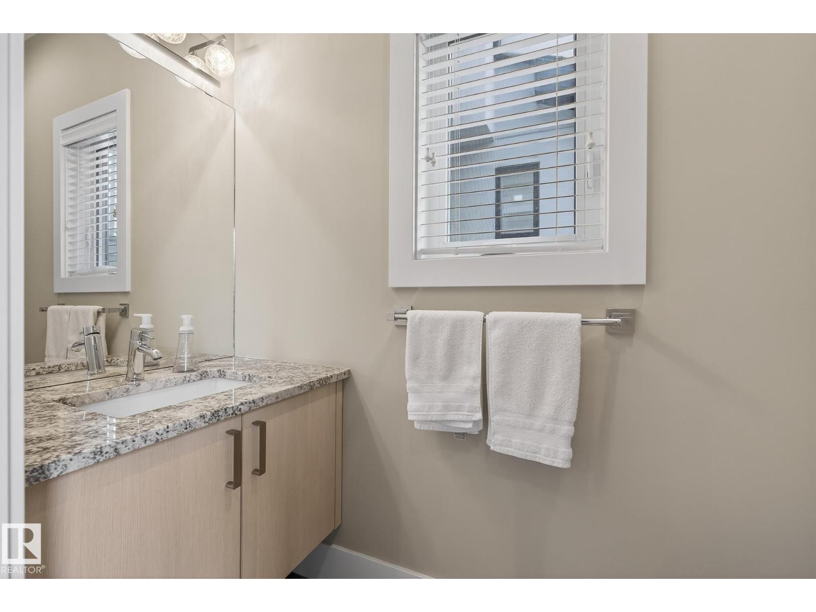 9648 83 AV NW, Edmonton