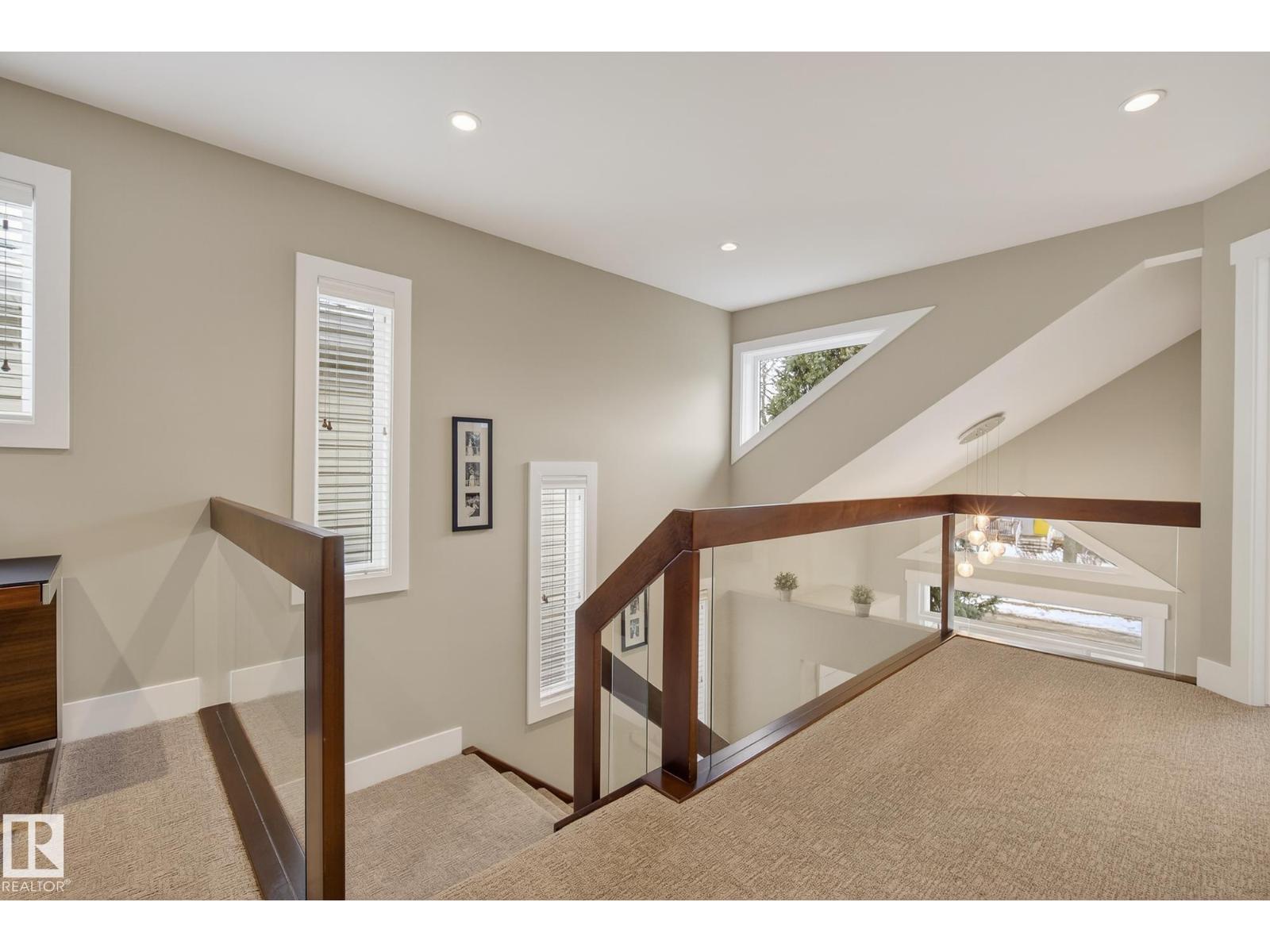 9648 83 AV NW, Edmonton