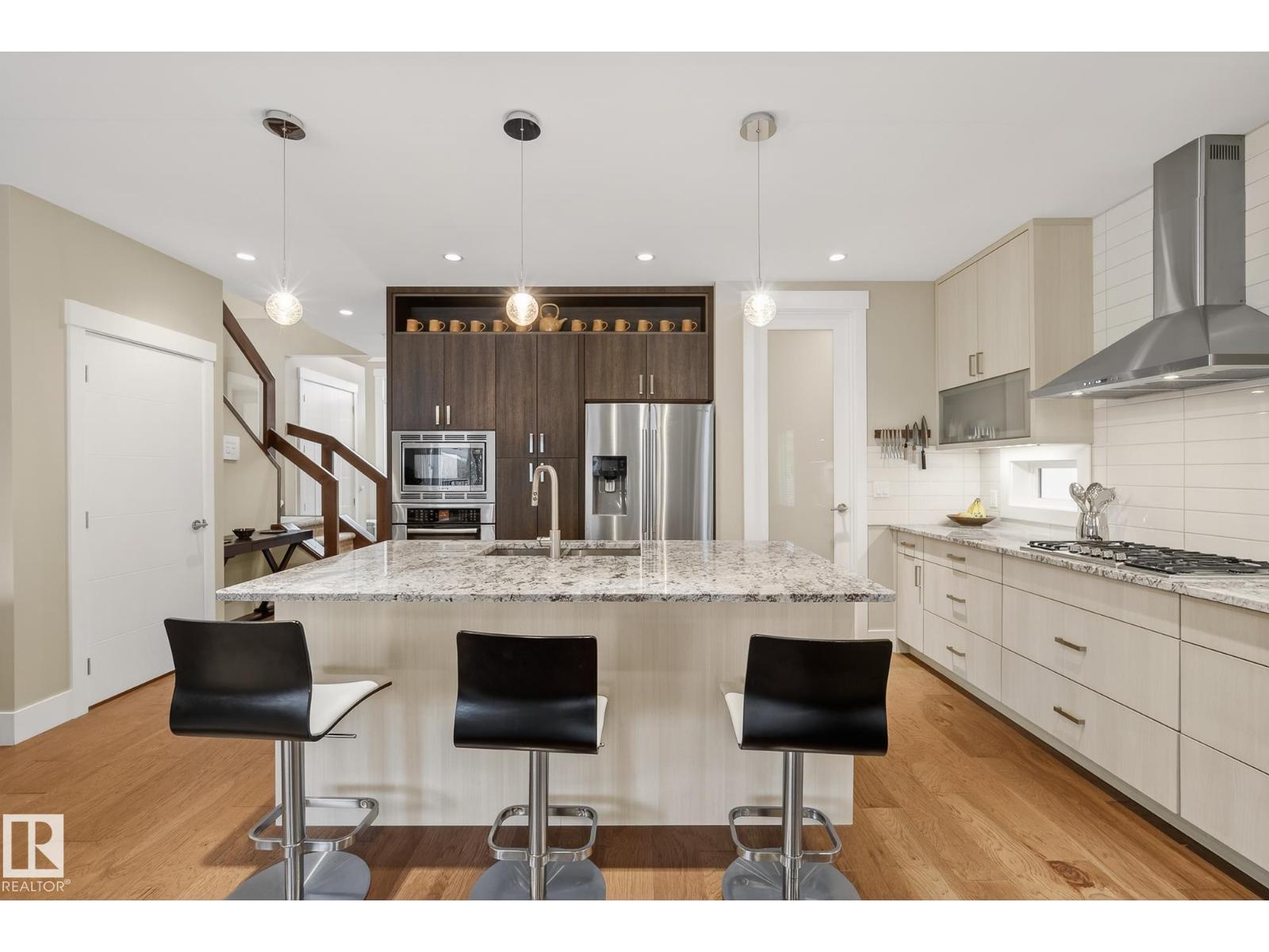 9648 83 AV NW, Edmonton