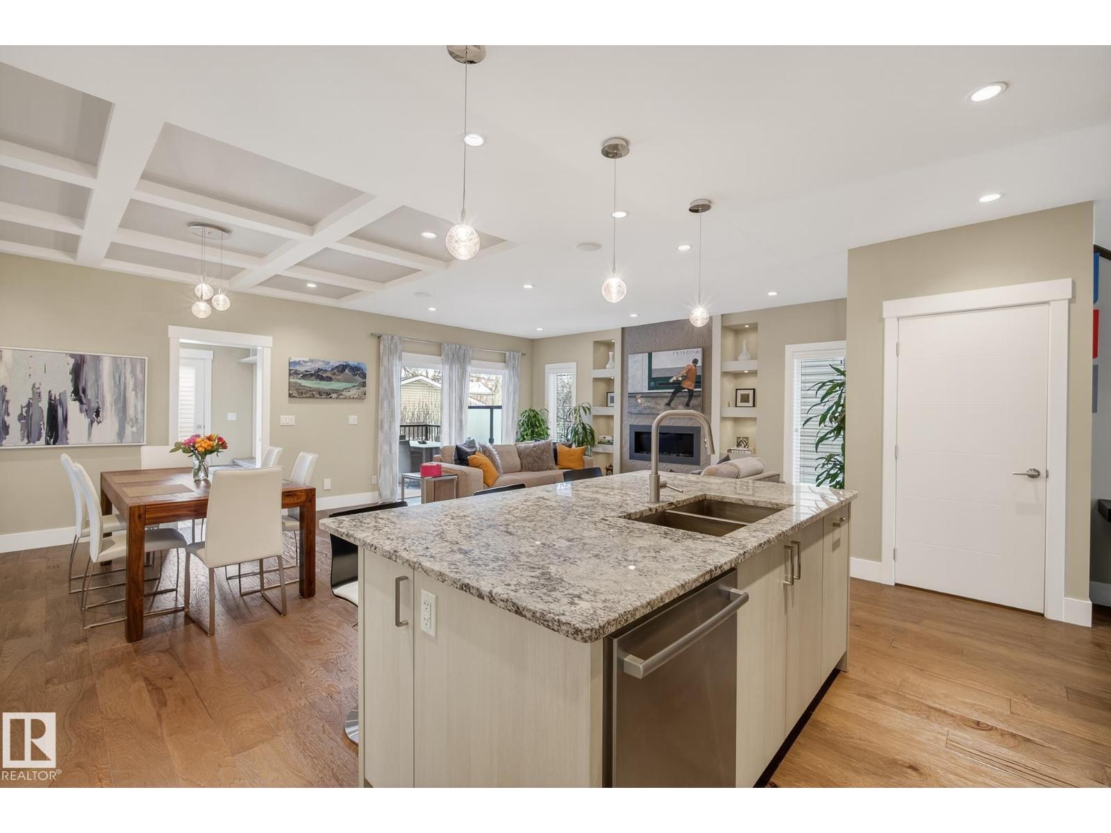 9648 83 AV NW, Edmonton