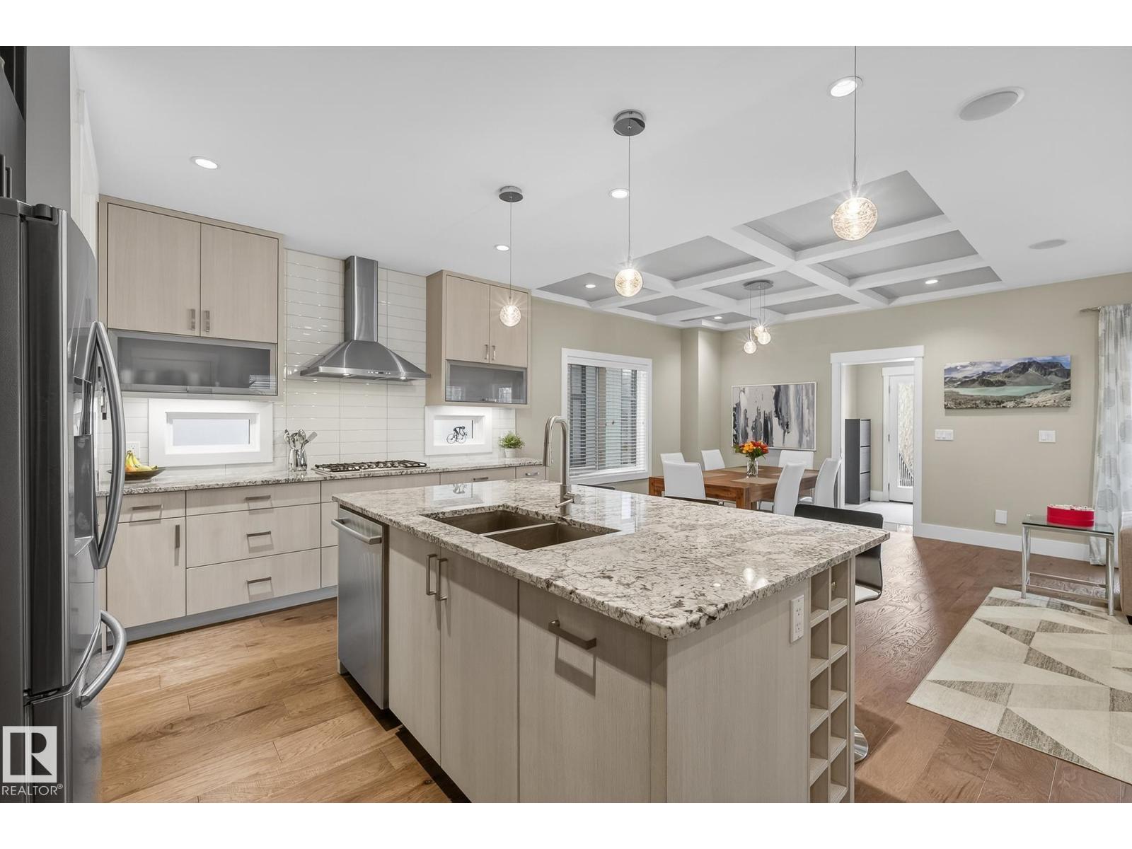 9648 83 AV NW, Edmonton