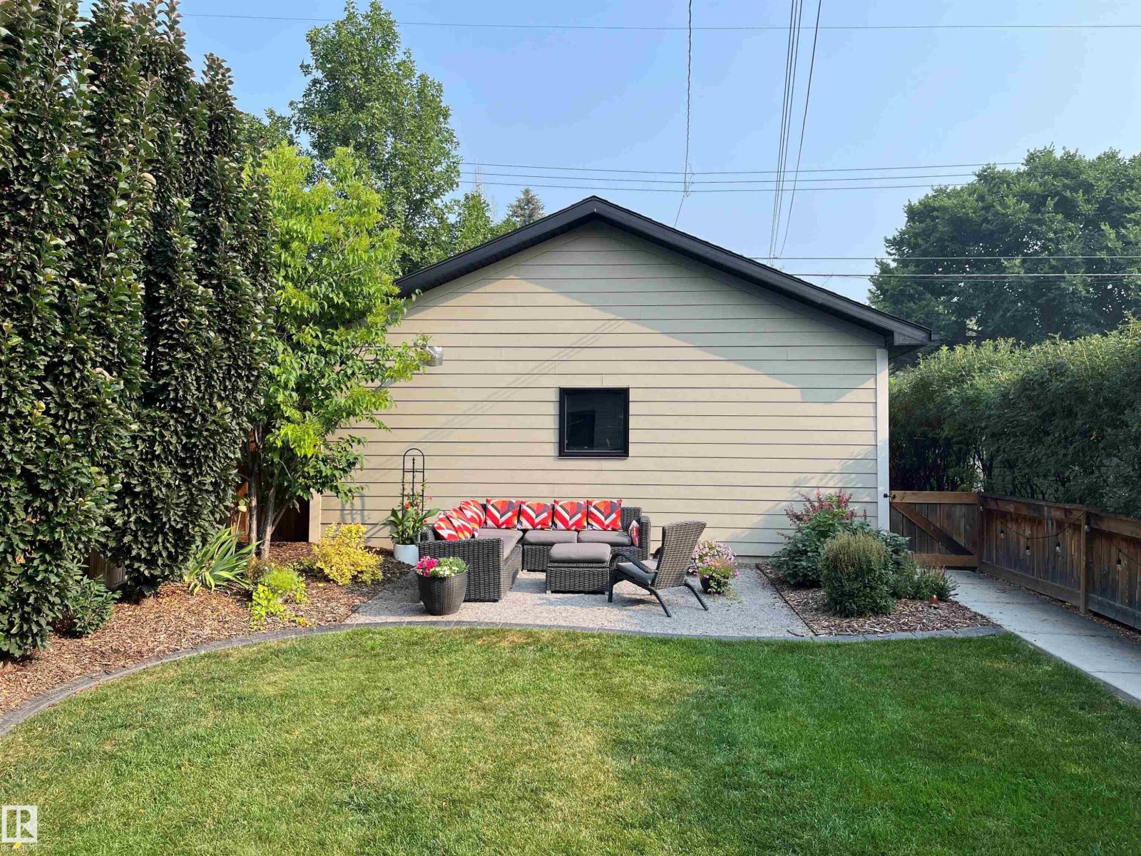 9648 83 AV NW, Edmonton