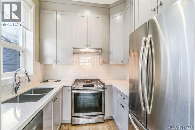 4648 SHERIDAN RIDGE RD - 24