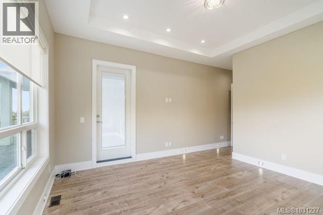 4648 SHERIDAN RIDGE RD - 33